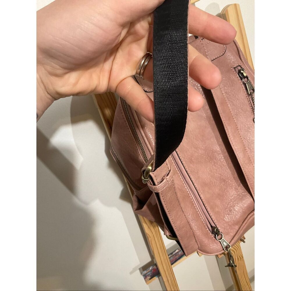 Jessie & James handbags Madison concealed carry backpack color TAUPE faux leathe - Picture 11 of 13